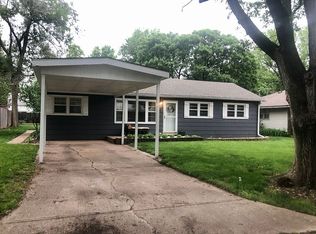 6 Southland Dr, Haven, KS 67543