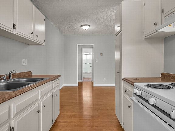 5th image of 1966 N Beachwood Dr APT 5