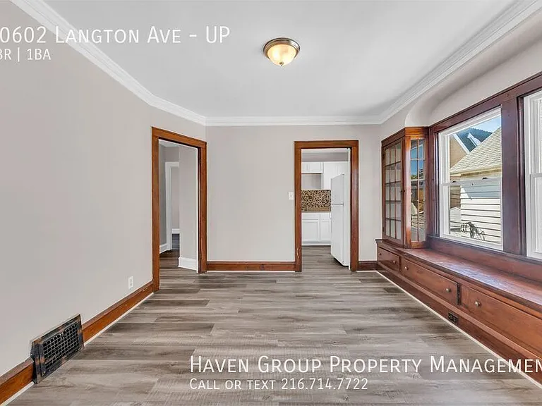 10602 Langton Ave #UP — Photo 6