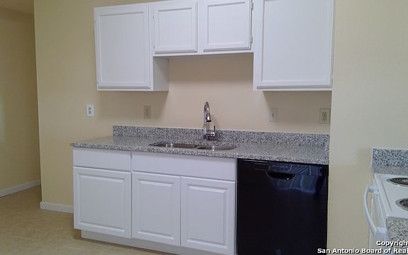 5th image of 4107 Sunrise Glade Dr