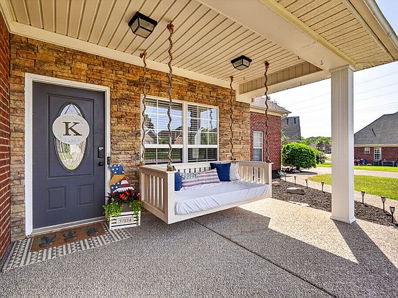 3rd image of 4002 Lilac Ln