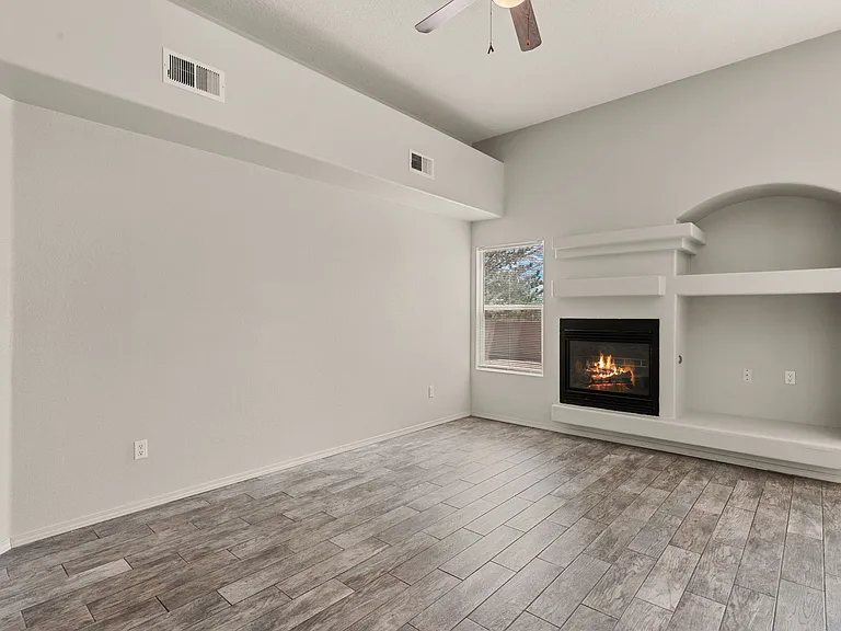 8416 Magenta Rd NW — Photo 9