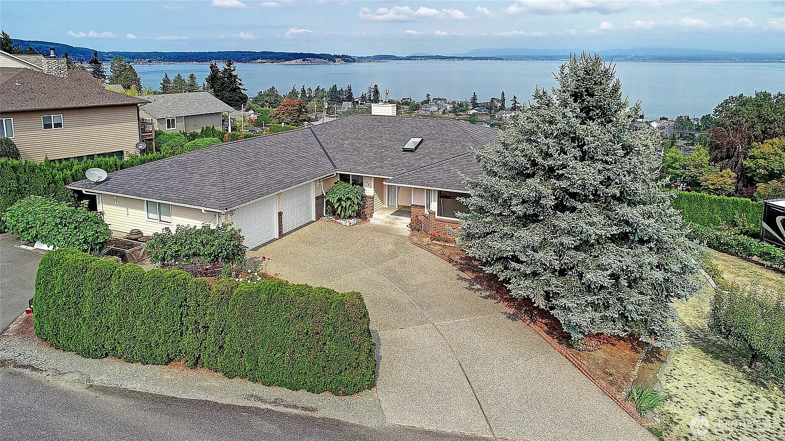 1451 Sloan Place photo 1
