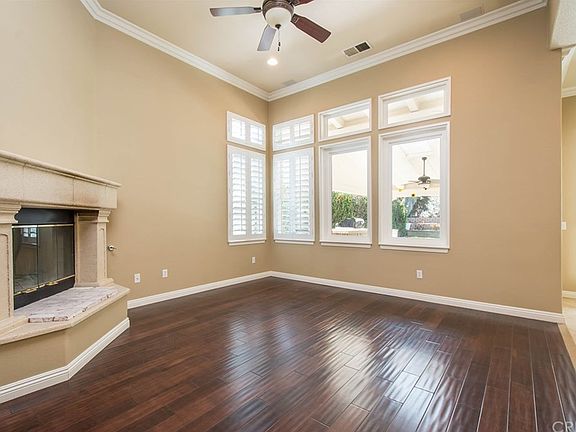 5th image of 25650 Elmwood Ln