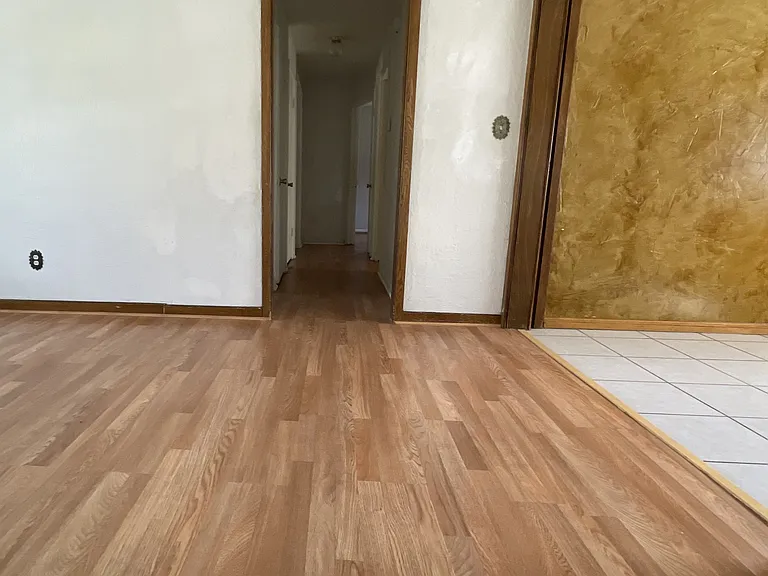 932 SW 2nd St — Photo 10