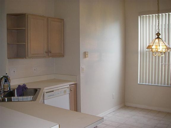 3rd image of 3605 Foxcroft Cir