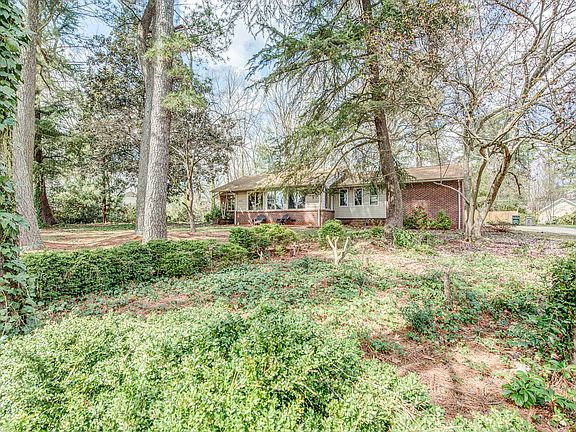 2nd image of 1515 Westbrook Cir