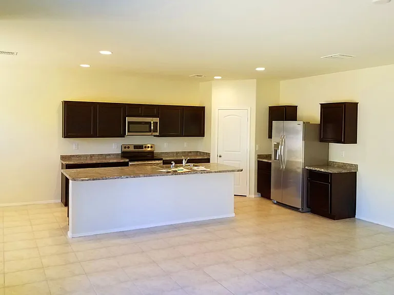 11700 E Cliffrose Ln — Photo 7