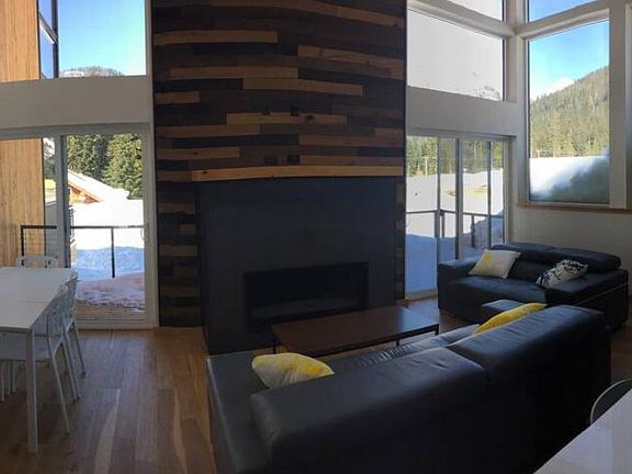 3rd image of 2 Guye Peak Ln