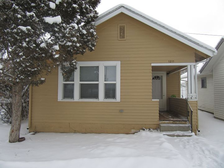 1st image of 1211 2nd St W