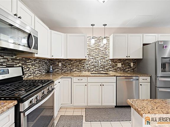 4th image of 3 Sandpiper Dr #2502