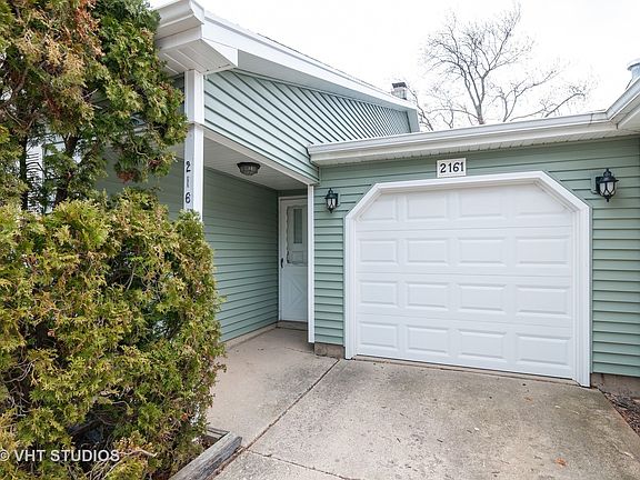 3rd image of 2161 College Dr