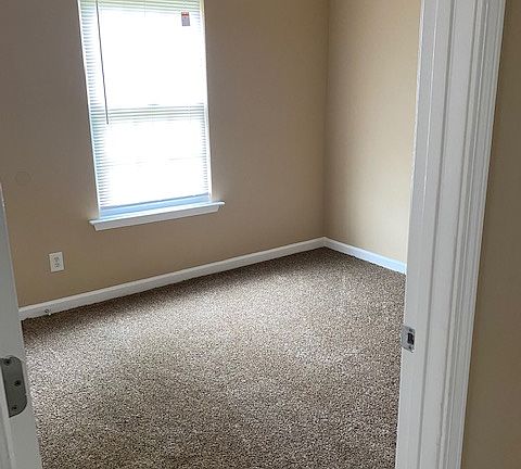5th image of 517 Barking Dr