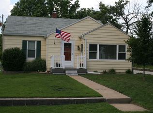 221 W Washington St, Columbia, IL 62236