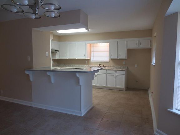 3rd image of 20223 Lakeside Dr