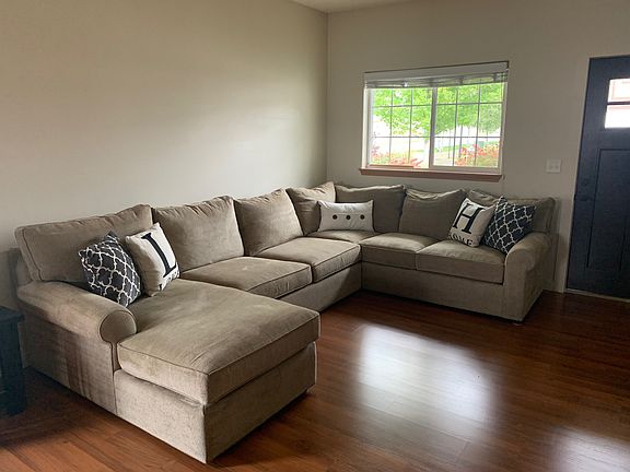 3rd image of 18219 E Michielli Ave