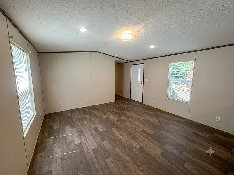 27 Sam Doyle Dr — Photo 2