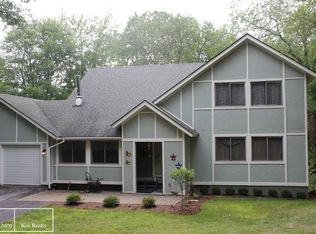 67997 67997 Dequindre Rd, Oakland, MI 48363