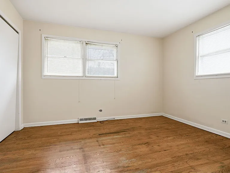155 E Madison St — Photo 20