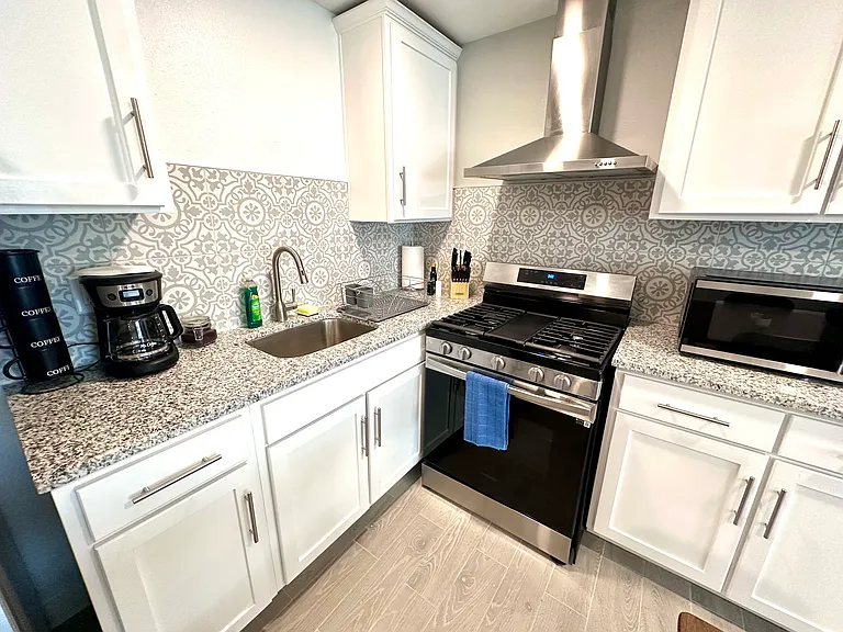 Full Kitchen