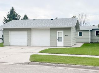 4401 Cortez Cir NW, Mandan, ND 58554
