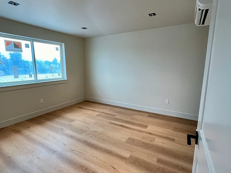 1622 W Antler Ave — Photo 9