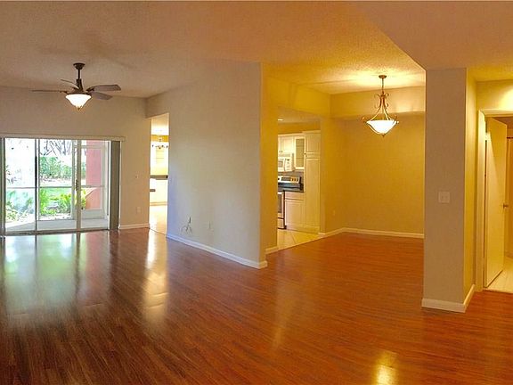 5th image of 16362 Malibu Dr #39