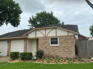 1211 Mission Dr, La Porte, TX 77571