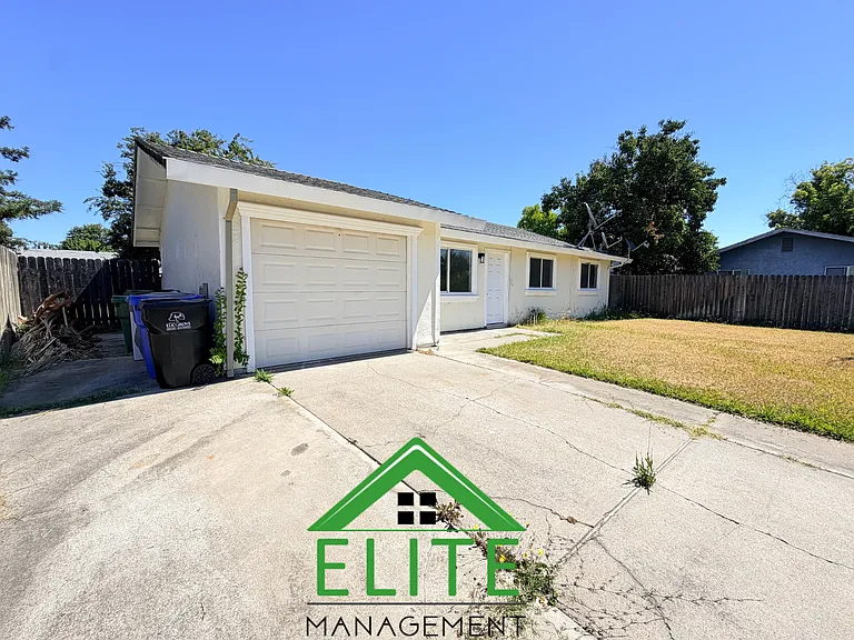 8709 Sangria Ct — Photo 10