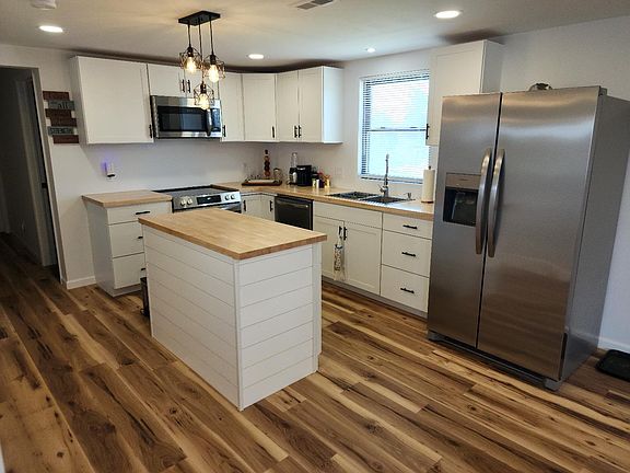 4th image of 8997 Short Ridge Rd