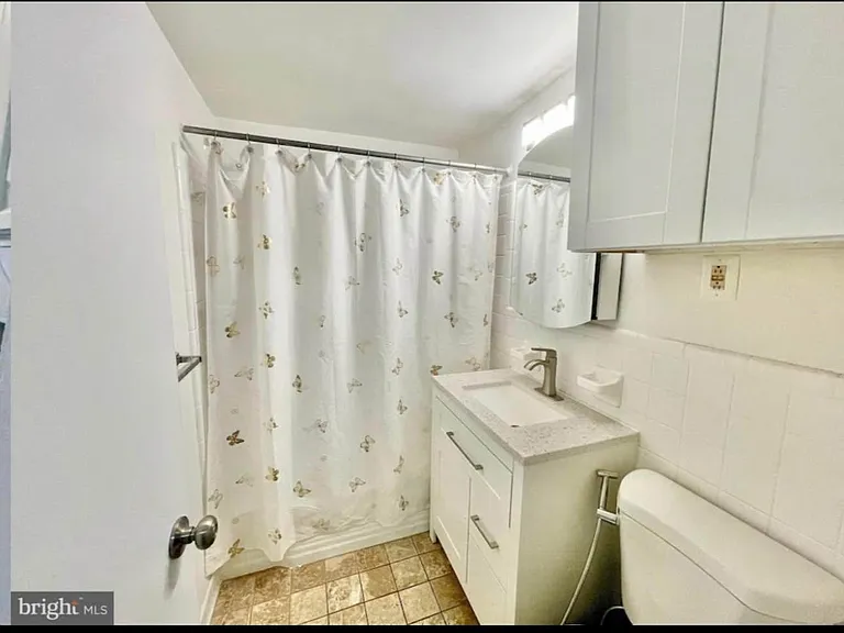 1830 Columbia Pike #215 — Photo 7