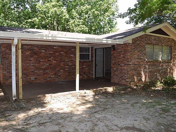 3rd image of 3711 Willow Lane Dr