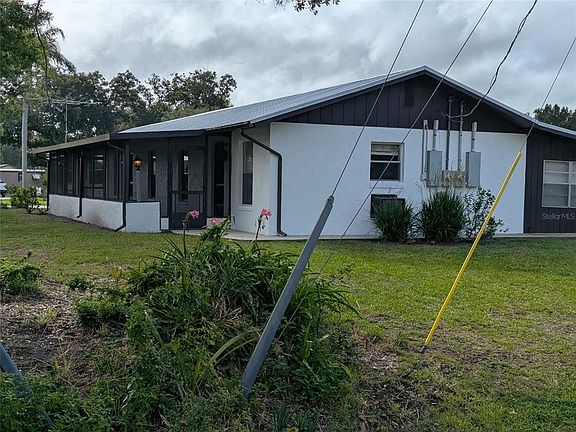 3rd image of 2279 SE Carlstrom Field Rd