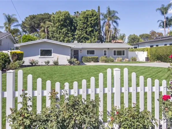 23265 Sylvan St, Woodland Hills, CA 91367