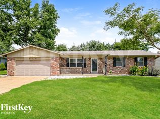 634 Watkins Glen Dr, Saint Charles, MO 63304