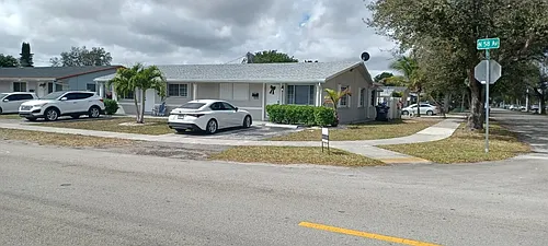 630 N 58th Ave Photo 1