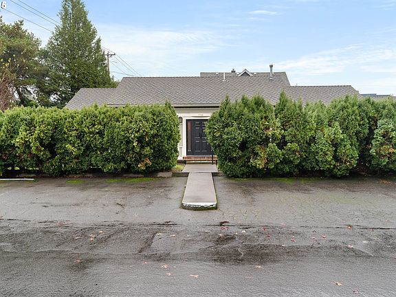 2nd image of 7799 SW Montclair Dr