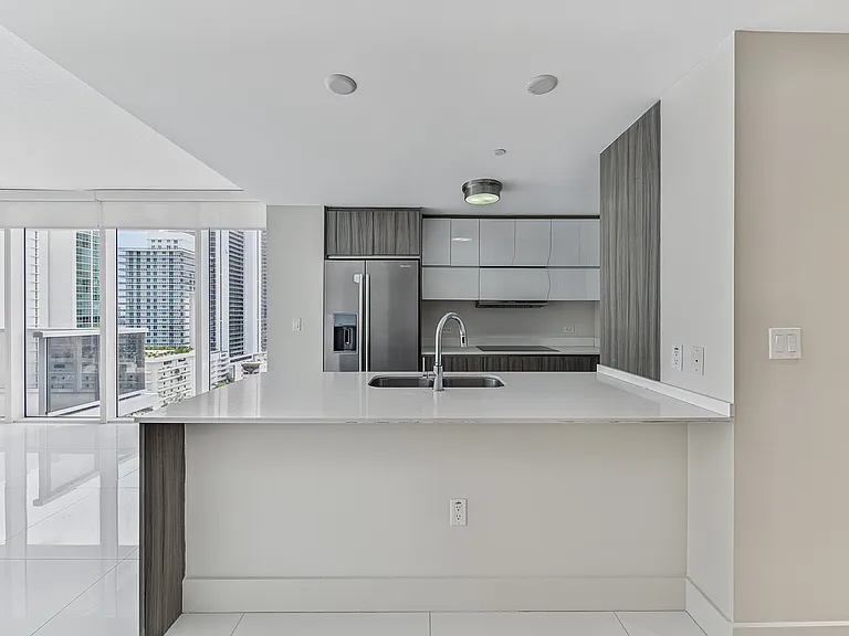600 NE 27th St #1605 — Photo 12