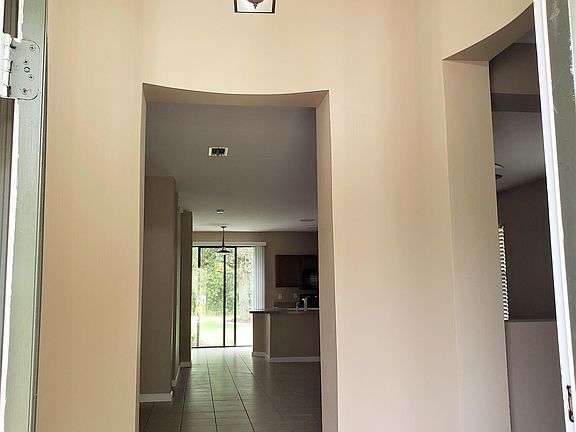 2nd image of 305 Breckenridge Cir SE