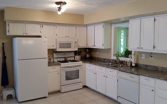 2nd image of 322 N Brookshore Dr