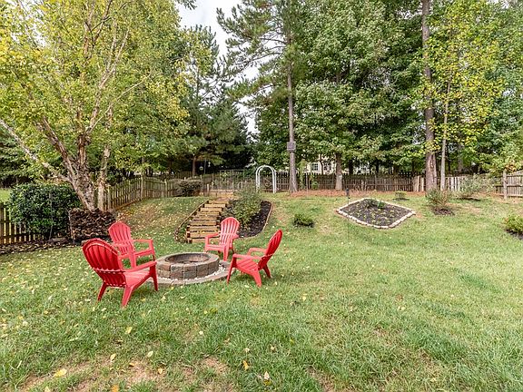 3rd image of 1688 Lillywood Ln