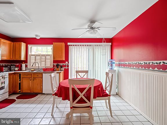 5th image of 1776 Tiger Lily Cir