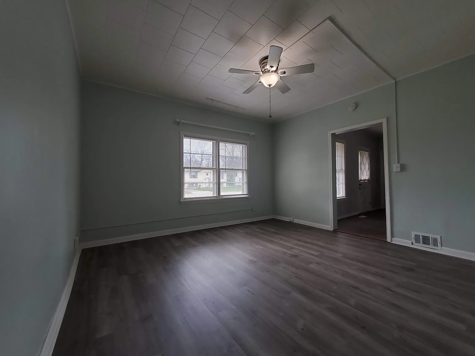 1 bed, 750 sqft, $1,350 — Photo 2
