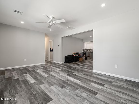 3rd image of 303 Chestnut Drive