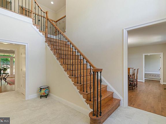 5th image of 7884 Wellington Dr