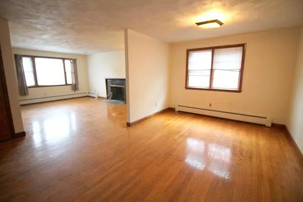 Building Photo - 400 Walden St #3