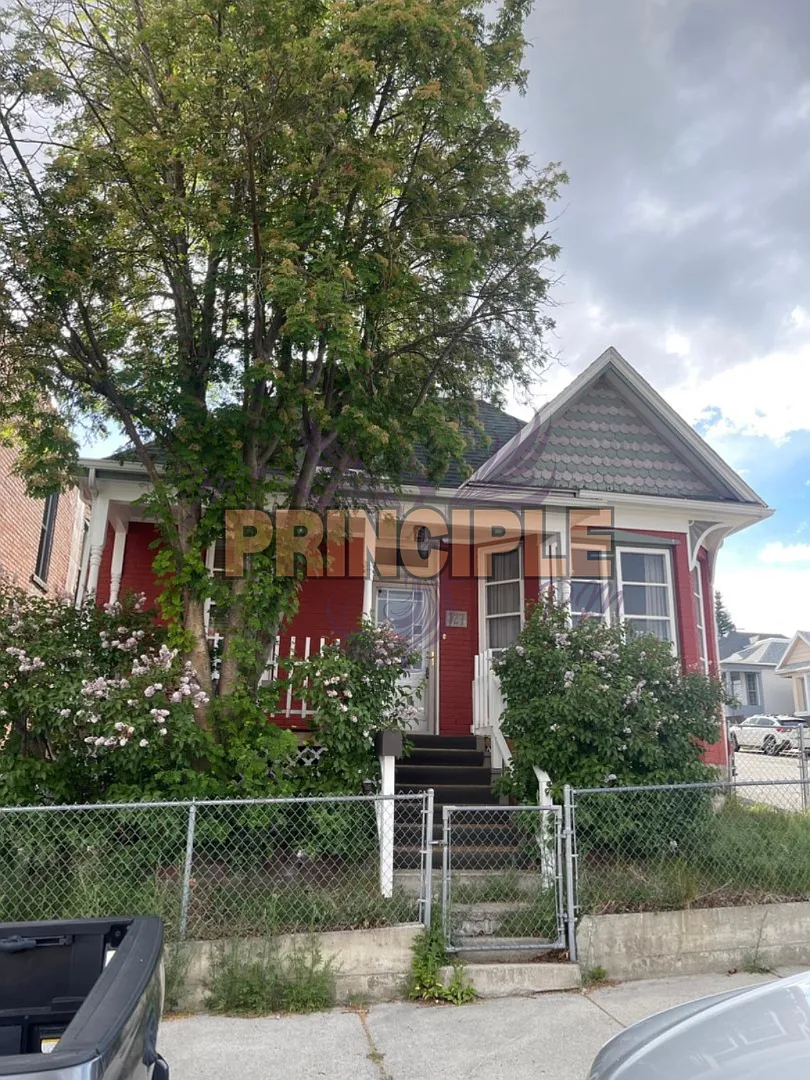 6 Bedroom House Near MT Tech — Photo 1