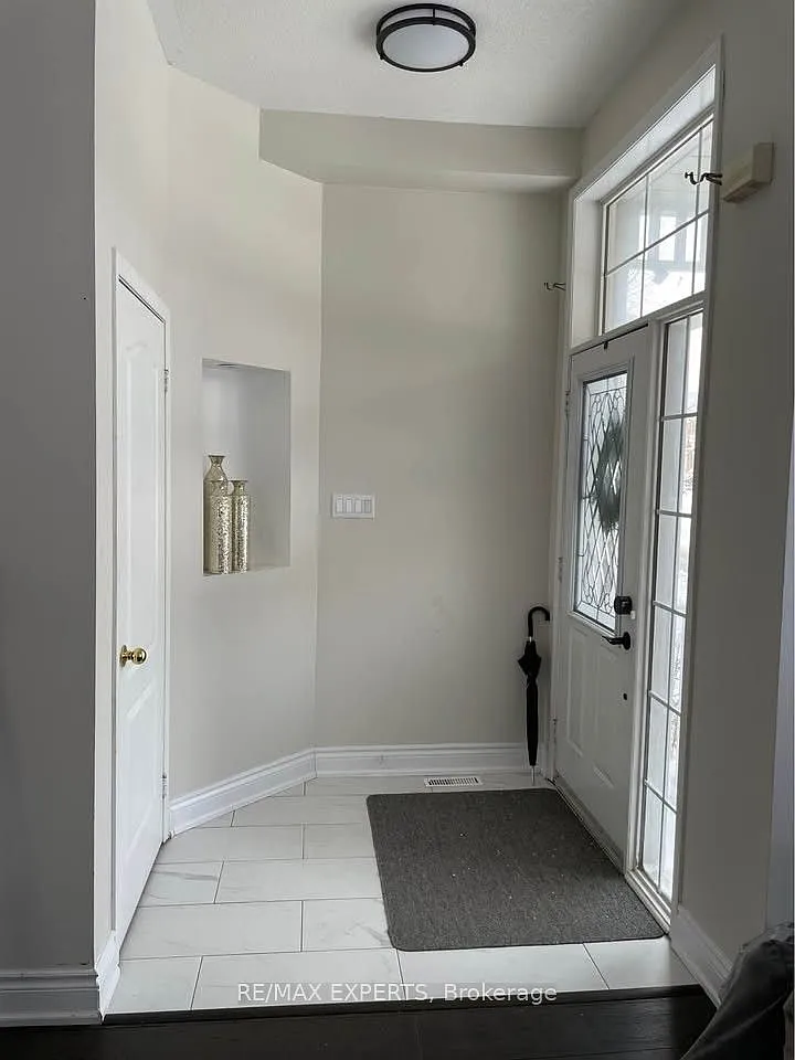 4 bed, $3,400 — Photo 2