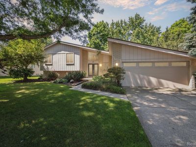 427 Rolling Green Cir S, Rochester Hills, MI, 48309