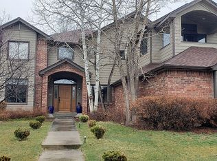 2130 Ridgeview Way, Longmont, CO 80504